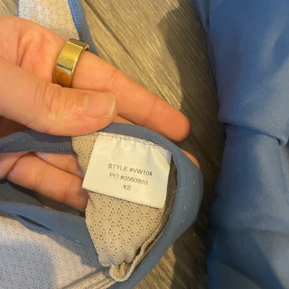 Vuori Evolve Legging in Pool Blue - Picture 5 of 5